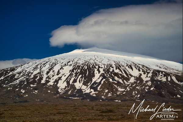 Icleand Vulkan mit Schneekappe
